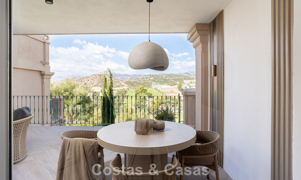Casa adosada modernizada con vistas panorámicas en venta en las colinas de Marbella - Benahavís 807610