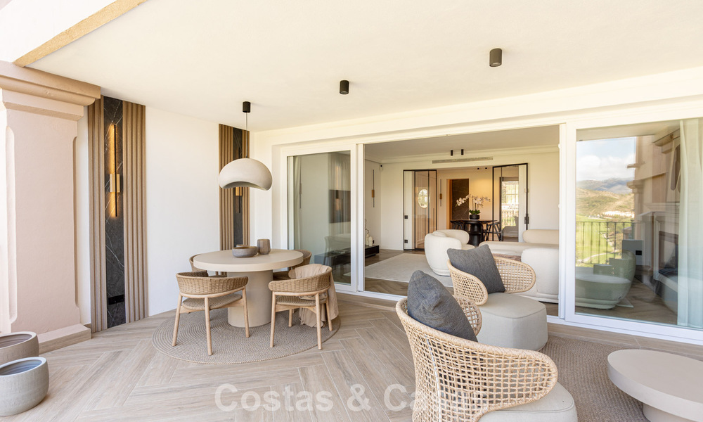 Casa adosada modernizada con vistas panorámicas en venta en las colinas de Marbella - Benahavís 807615