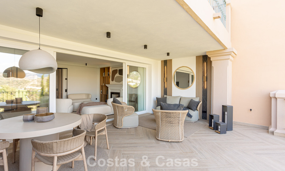 Casa adosada modernizada con vistas panorámicas en venta en las colinas de Marbella - Benahavís 807616