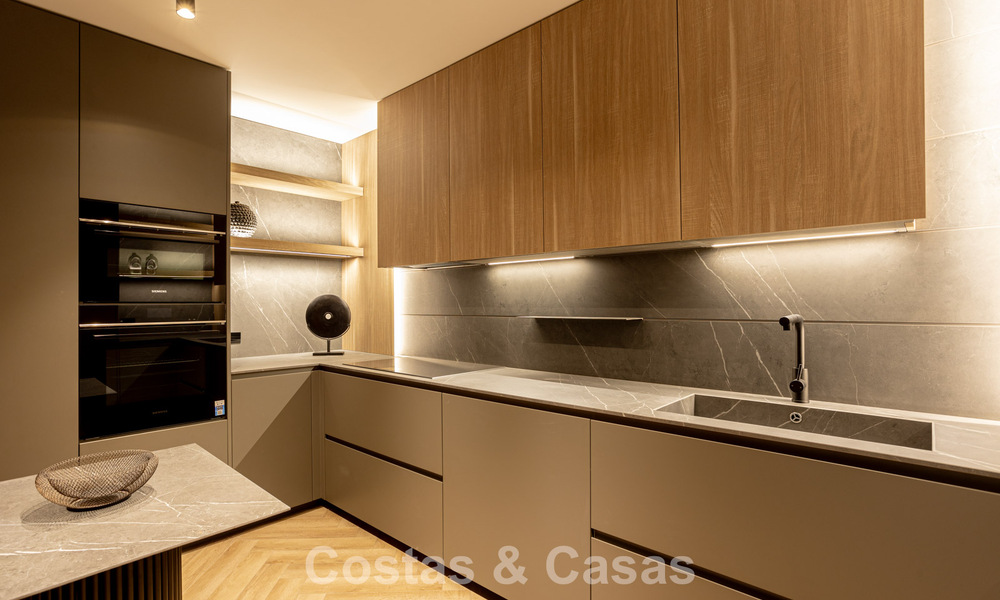 Casa adosada modernizada con vistas panorámicas en venta en las colinas de Marbella - Benahavís 807617