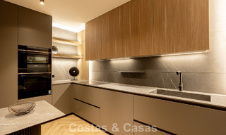 Casa adosada modernizada con vistas panorámicas en venta en las colinas de Marbella - Benahavís 807617 