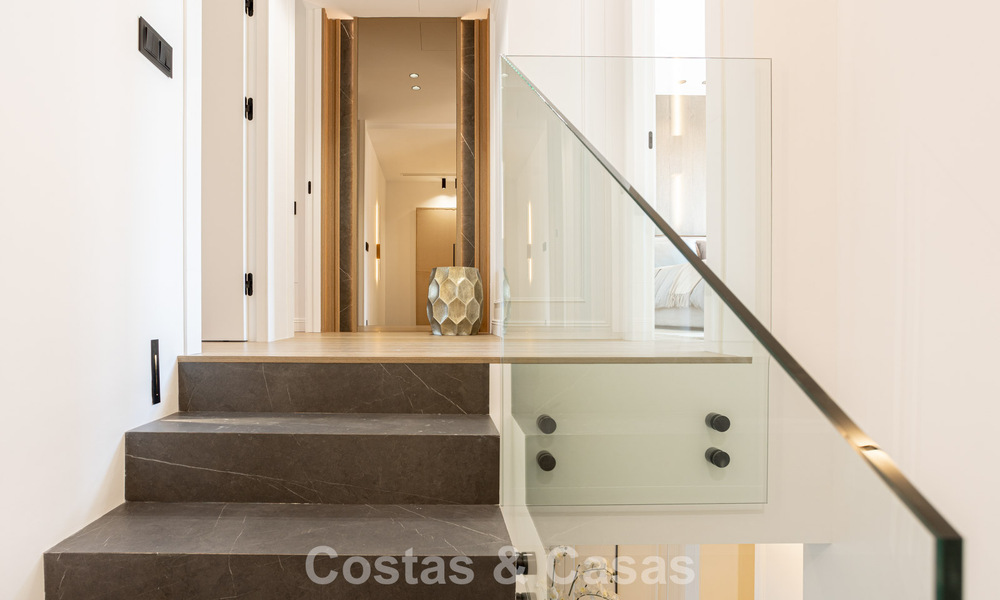 Casa adosada modernizada con vistas panorámicas en venta en las colinas de Marbella - Benahavís 807620