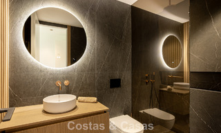 Casa adosada modernizada con vistas panorámicas en venta en las colinas de Marbella - Benahavís 807625 