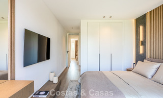 Casa adosada modernizada con vistas panorámicas en venta en las colinas de Marbella - Benahavís 807631 