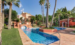 Casa adosada modernizada con vistas panorámicas en venta en las colinas de Marbella - Benahavís 807637 