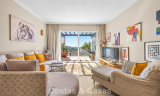 Espectacular ático con potencial de reforma en venta con vistas al golf y al mar en La Quinta, Marbella - Benahavís 807667 