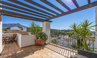 Espectacular ático con potencial de reforma en venta con vistas al golf y al mar en La Quinta, Marbella - Benahavís 807668 