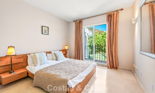 Espectacular ático con potencial de reforma en venta con vistas al golf y al mar en La Quinta, Marbella - Benahavís 807674 