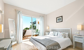 Espectacular ático con potencial de reforma en venta con vistas al golf y al mar en La Quinta, Marbella - Benahavís 807678 