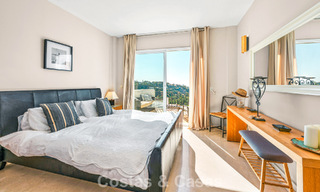 Espectacular ático con potencial de reforma en venta con vistas al golf y al mar en La Quinta, Marbella - Benahavís 807681 