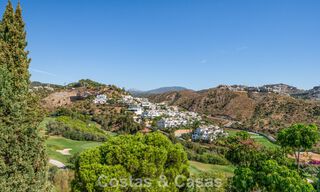 Espectacular ático con potencial de reforma en venta con vistas al golf y al mar en La Quinta, Marbella - Benahavís 807692 