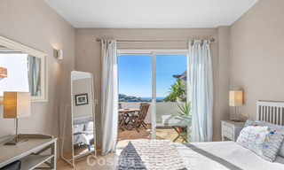 Espectacular ático con potencial de reforma en venta con vistas al golf y al mar en La Quinta, Marbella - Benahavís 807697 