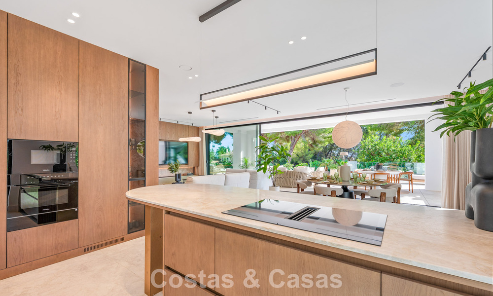 Exclusiva villa moderna de nueva construcción con vistas panorámicas en la prestigiosa Milla de Oro de Marbella 807776