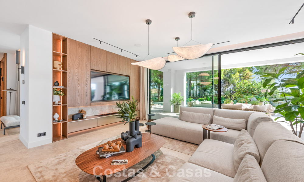 Exclusiva villa moderna de nueva construcción con vistas panorámicas en la prestigiosa Milla de Oro de Marbella 807779