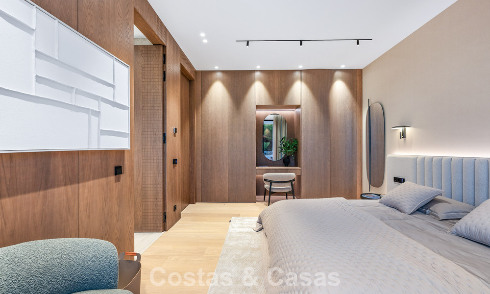 Exclusiva villa moderna de nueva construcción con vistas panorámicas en la prestigiosa Milla de Oro de Marbella 807785