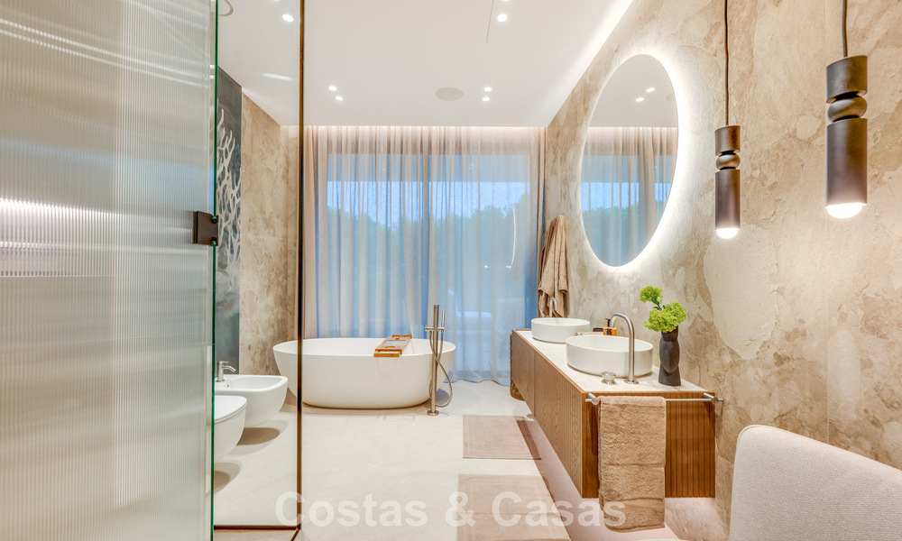Exclusiva villa moderna de nueva construcción con vistas panorámicas en la prestigiosa Milla de Oro de Marbella 807791