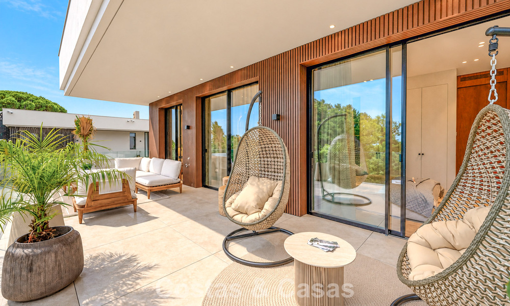 Exclusiva villa moderna de nueva construcción con vistas panorámicas en la prestigiosa Milla de Oro de Marbella 807802