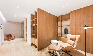 Exclusiva villa moderna de nueva construcción con vistas panorámicas en la prestigiosa Milla de Oro de Marbella 807805 