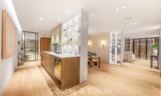 Exclusiva villa moderna de nueva construcción con vistas panorámicas en la prestigiosa Milla de Oro de Marbella 807811 
