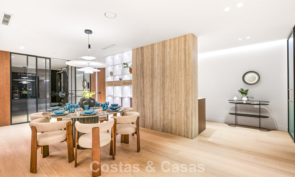 Exclusiva villa moderna de nueva construcción con vistas panorámicas en la prestigiosa Milla de Oro de Marbella 807815