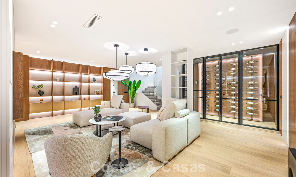 Exclusiva villa moderna de nueva construcción con vistas panorámicas en la prestigiosa Milla de Oro de Marbella 807817