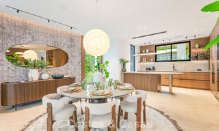Exclusiva villa moderna de nueva construcción con vistas panorámicas en la prestigiosa Milla de Oro de Marbella 807839 