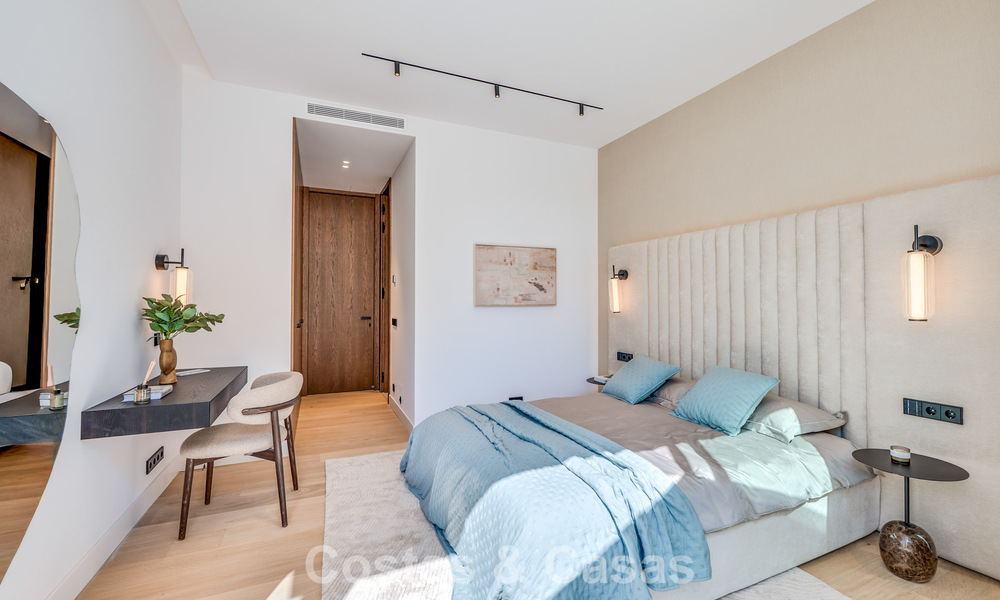 Exclusiva villa moderna de nueva construcción con vistas panorámicas en la prestigiosa Milla de Oro de Marbella 807847