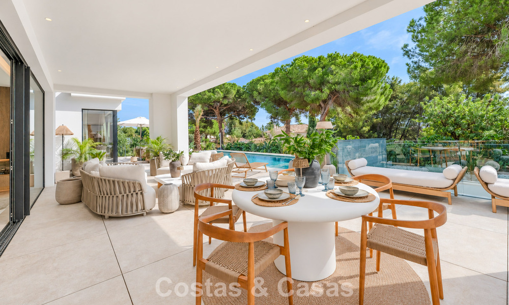 Exclusiva villa moderna de nueva construcción con vistas panorámicas en la prestigiosa Milla de Oro de Marbella 807852