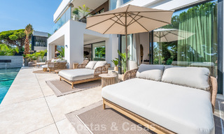 Exclusiva villa moderna de nueva construcción con vistas panorámicas en la prestigiosa Milla de Oro de Marbella 807864 