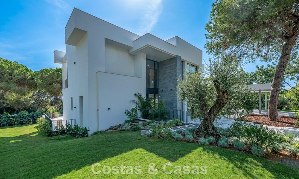 Exclusiva villa moderna de nueva construcción con vistas panorámicas en la prestigiosa Milla de Oro de Marbella 807869