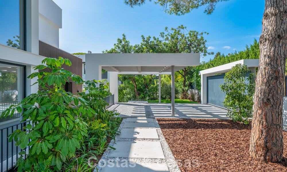 Exclusiva villa moderna de nueva construcción con vistas panorámicas en la prestigiosa Milla de Oro de Marbella 807871