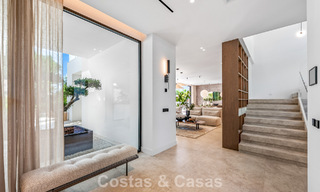 Exclusiva villa moderna de nueva construcción con vistas panorámicas en la prestigiosa Milla de Oro de Marbella 807884 
