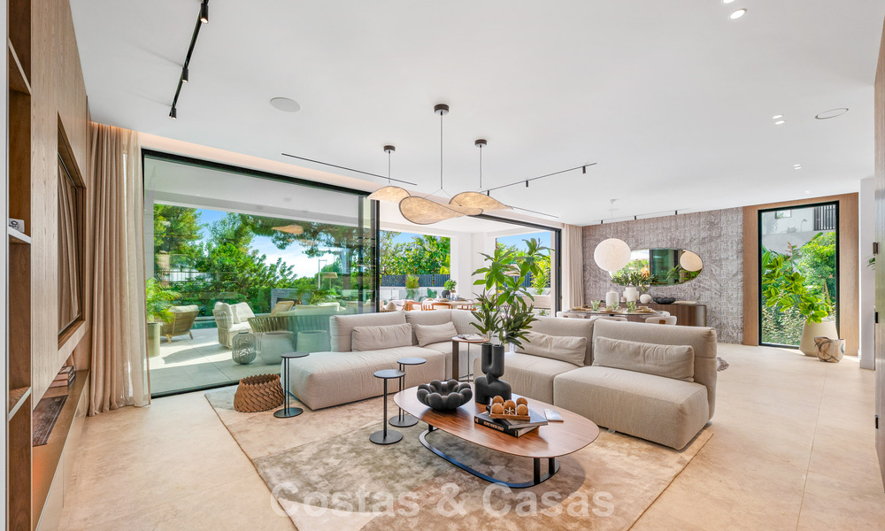 Exclusiva villa moderna de nueva construcción con vistas panorámicas en la prestigiosa Milla de Oro de Marbella 807886