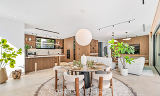 Exclusiva villa moderna de nueva construcción con vistas panorámicas en la prestigiosa Milla de Oro de Marbella 807889 
