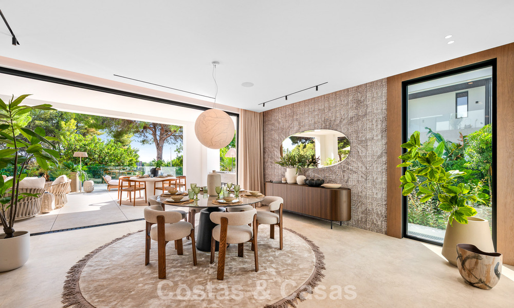 Exclusiva villa moderna de nueva construcción con vistas panorámicas en la prestigiosa Milla de Oro de Marbella 807891