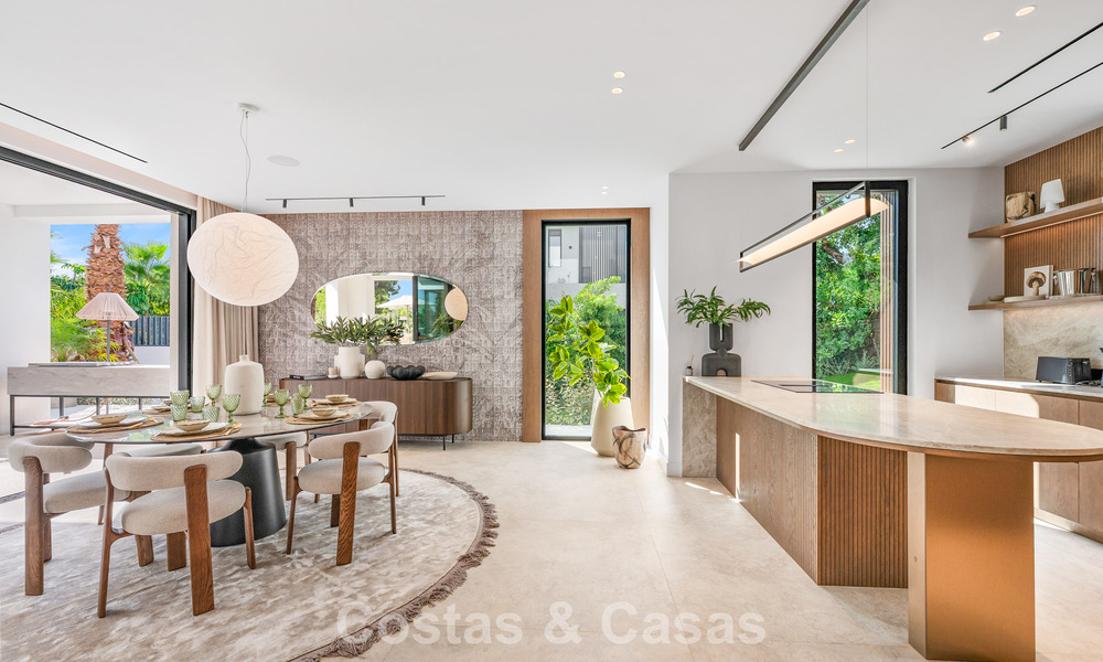 Exclusiva villa moderna de nueva construcción con vistas panorámicas en la prestigiosa Milla de Oro de Marbella 807894