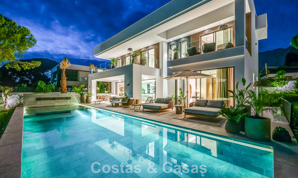 Exclusiva villa moderna de nueva construcción con vistas panorámicas en la prestigiosa Milla de Oro de Marbella 807927