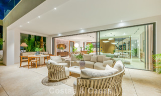 Exclusiva villa moderna de nueva construcción con vistas panorámicas en la prestigiosa Milla de Oro de Marbella 807929 