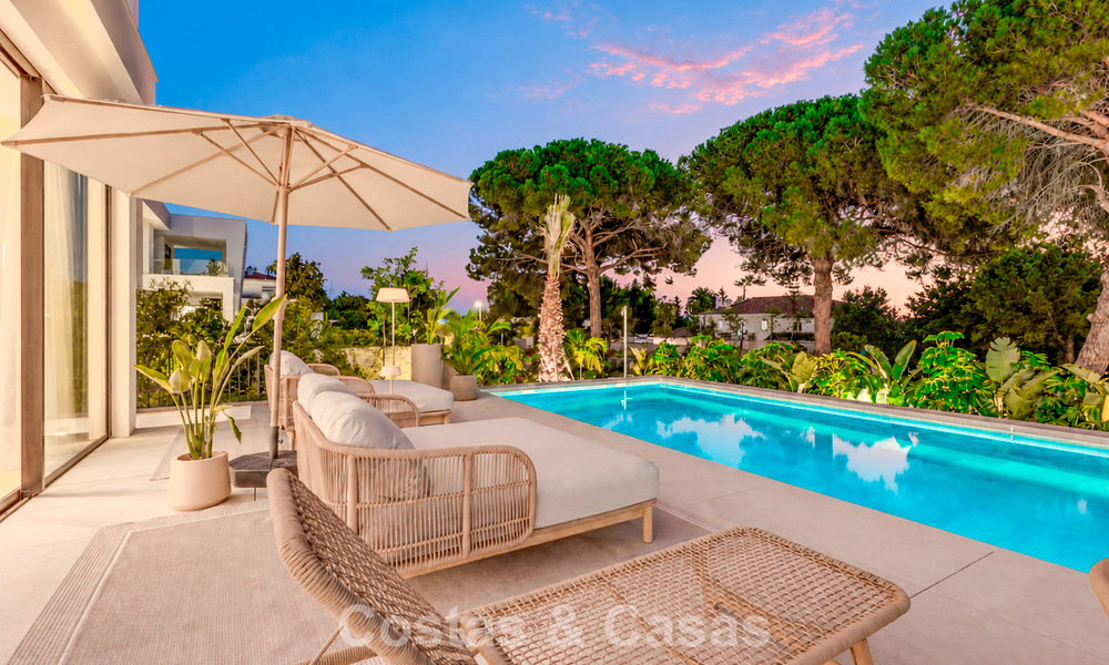 Exclusiva villa moderna de nueva construcción con vistas panorámicas en la prestigiosa Milla de Oro de Marbella 807933