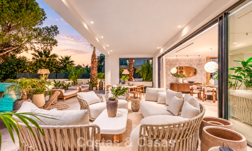 Exclusiva villa moderna de nueva construcción con vistas panorámicas en la prestigiosa Milla de Oro de Marbella 807935