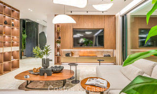 Exclusiva villa moderna de nueva construcción con vistas panorámicas en la prestigiosa Milla de Oro de Marbella 807939 