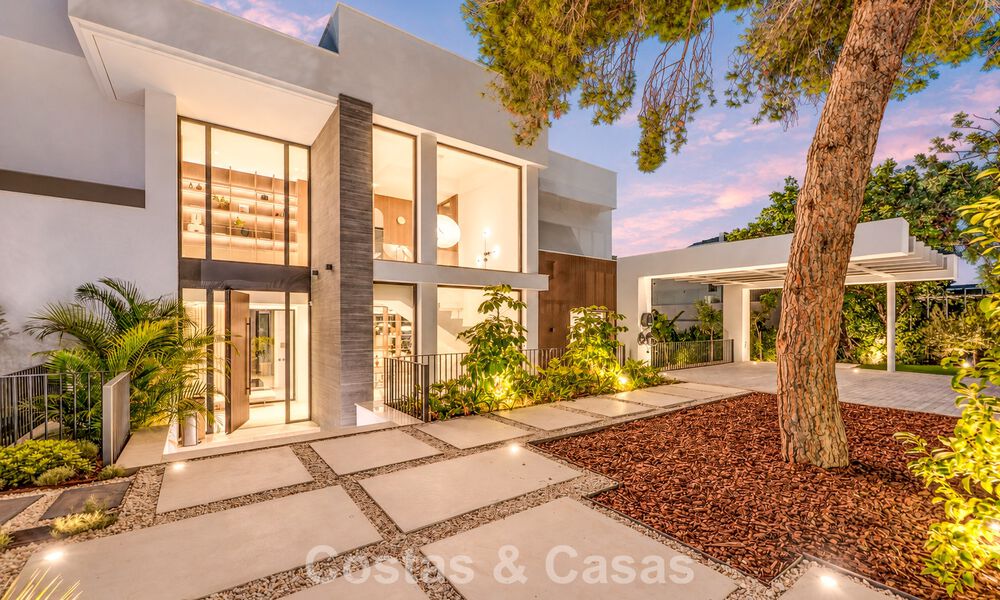 Exclusiva villa moderna de nueva construcción con vistas panorámicas en la prestigiosa Milla de Oro de Marbella 807941