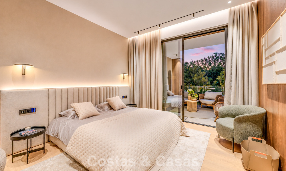 Exclusiva villa moderna de nueva construcción con vistas panorámicas en la prestigiosa Milla de Oro de Marbella 807955