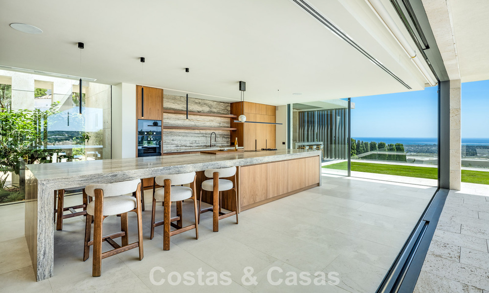 Villa nueva de vanguardia en venta con espectaculares vistas panorámicas en La Reserva Club, Sotogrande, Costa del Sol 807901