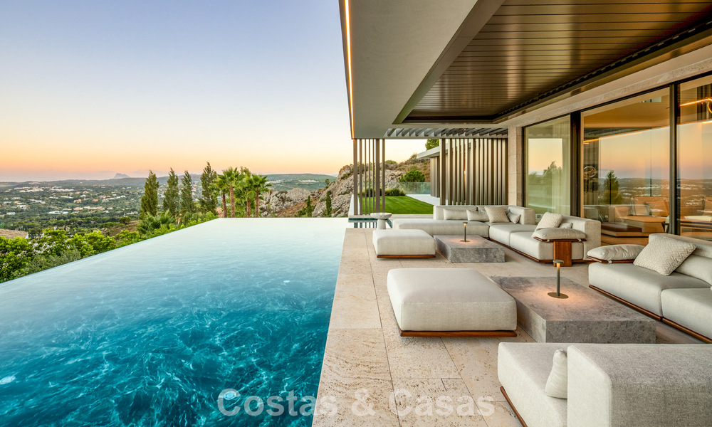 Villa nueva de vanguardia en venta con espectaculares vistas panorámicas en La Reserva Club, Sotogrande, Costa del Sol 807910