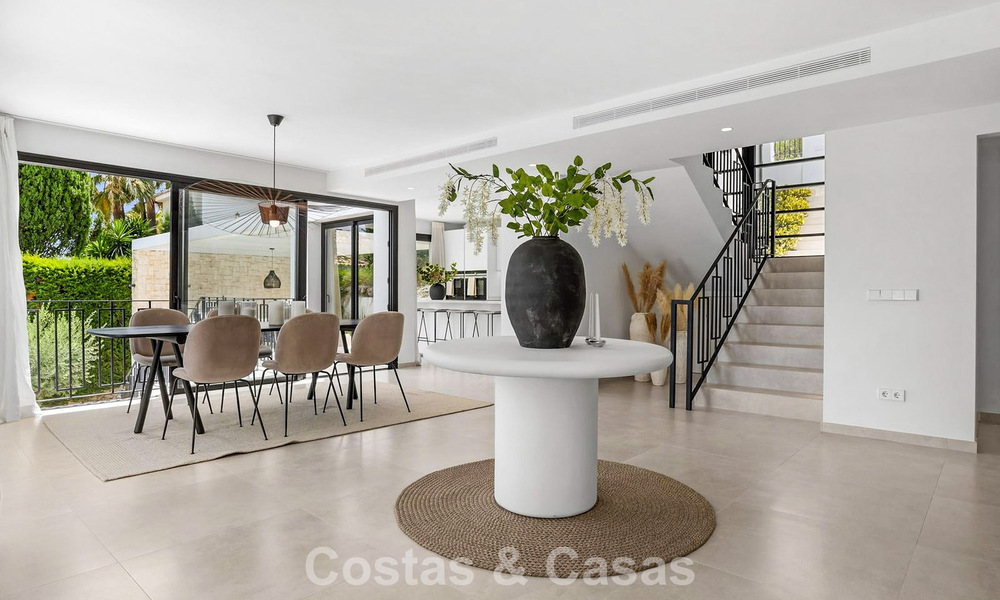 Villa modernizada de estilo mediterráneo contemporáneo en venta en el Valle del Golf de Nueva Andalucía, Marbella 807978
