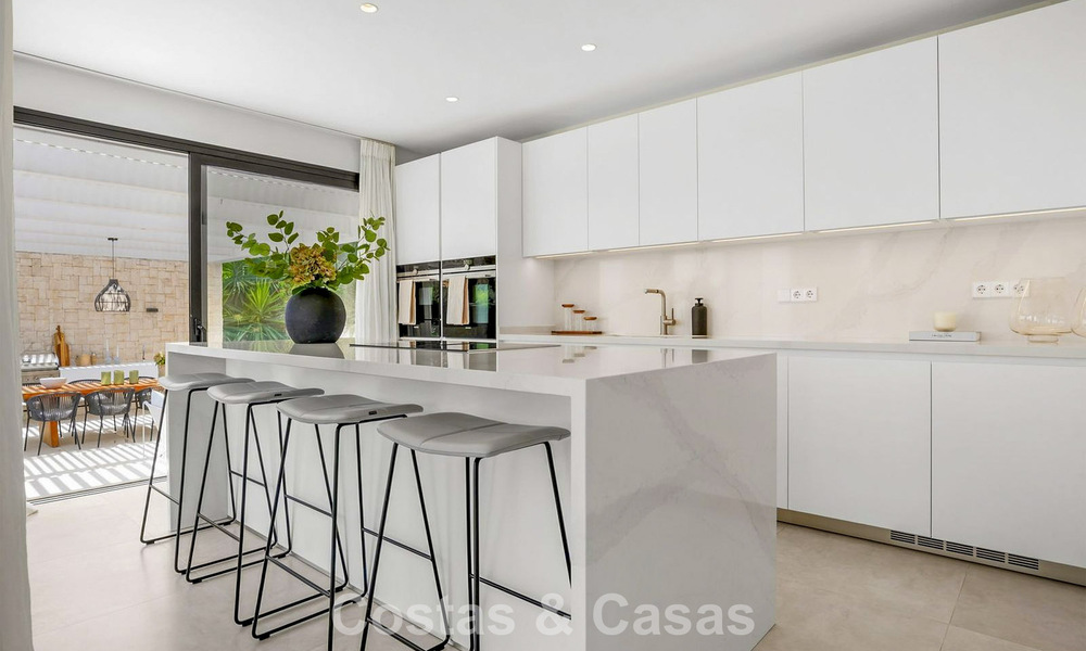 Villa modernizada de estilo mediterráneo contemporáneo en venta en el Valle del Golf de Nueva Andalucía, Marbella 807983