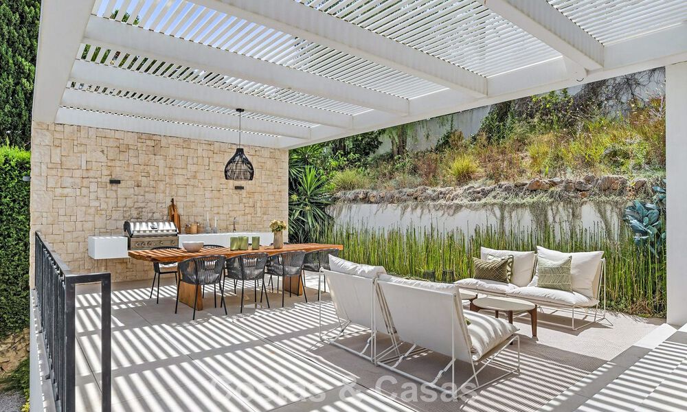 Villa modernizada de estilo mediterráneo contemporáneo en venta en el Valle del Golf de Nueva Andalucía, Marbella 807985