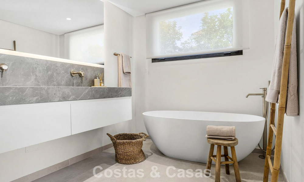 Villa modernizada de estilo mediterráneo contemporáneo en venta en el Valle del Golf de Nueva Andalucía, Marbella 807994
