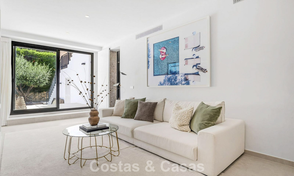 Villa modernizada de estilo mediterráneo contemporáneo en venta en el Valle del Golf de Nueva Andalucía, Marbella 808000